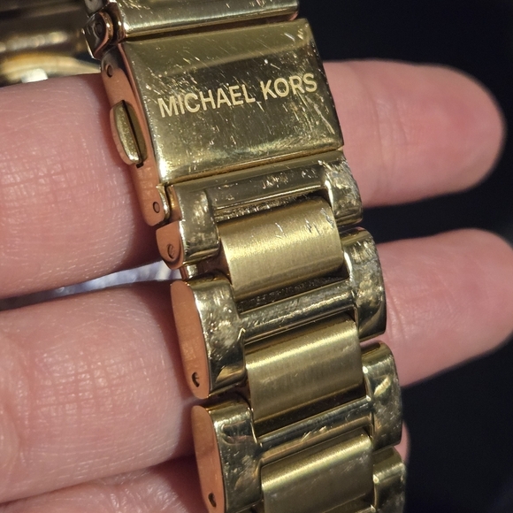 Michael Kors MK5867 Women's Stainless Steel Analog Gold Dial Watch BC879 - Picture 7 of 8